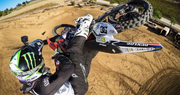 CurvedFlatAdhesive_Mounts_PDP_7 GoPro Flat + Curved Adhesive Mount