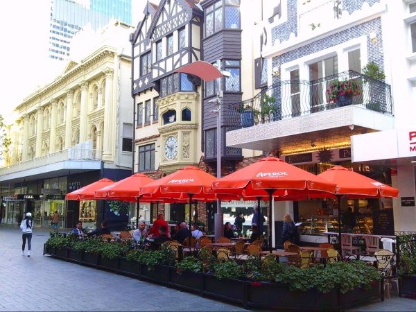 SUNP0021 Ilford Pixi-D Compact Camera - Pink