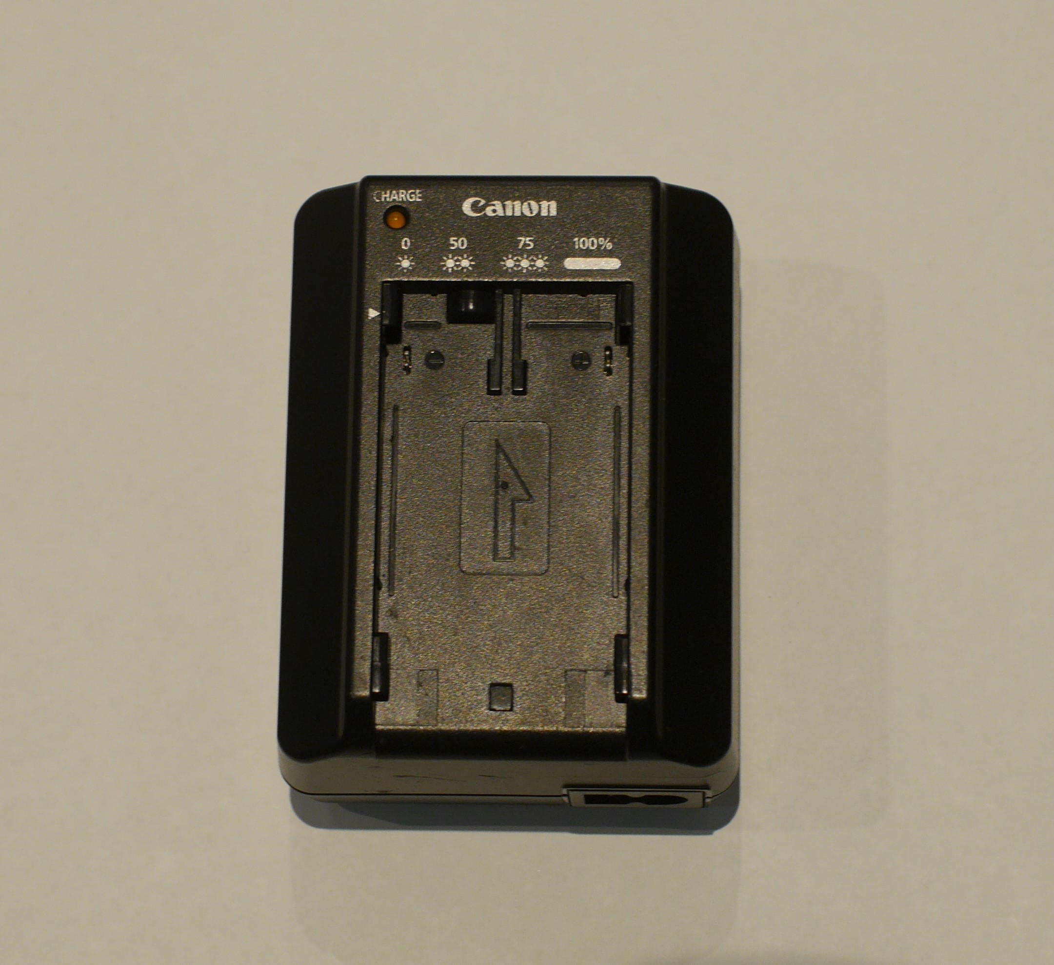 Canon CA-920 Battery Charger - Plaza Cameras Canon CA-920 Battery Charger - Plaza Cameras