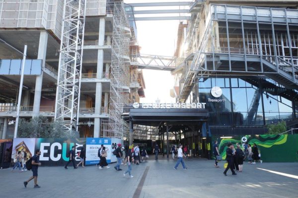 R0000952 Plaza Cameras Photo taken with Ricoh GRiii